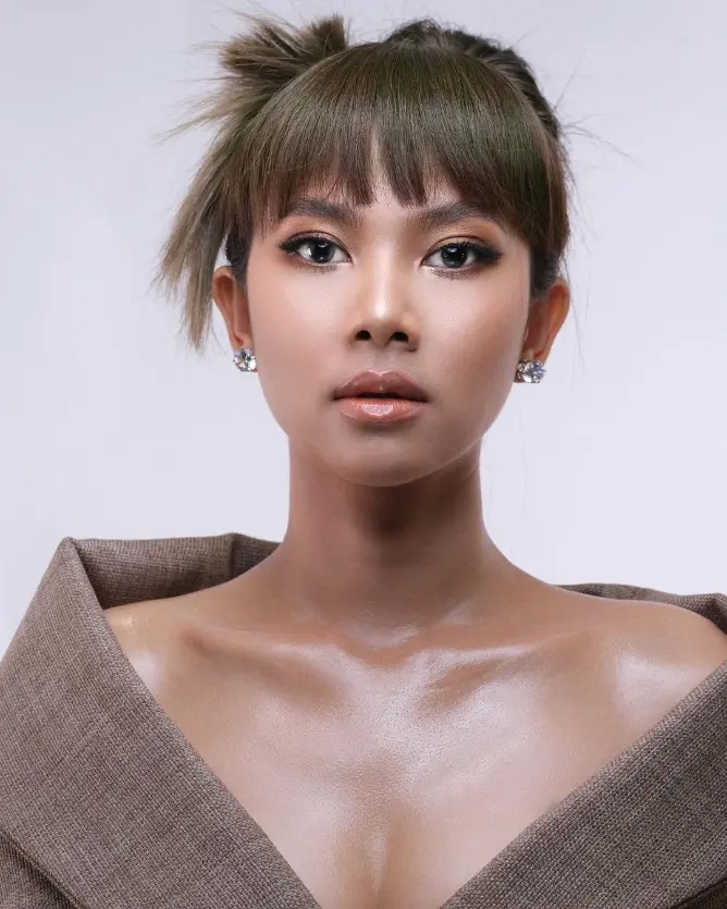 gorgeous Cambodian girl