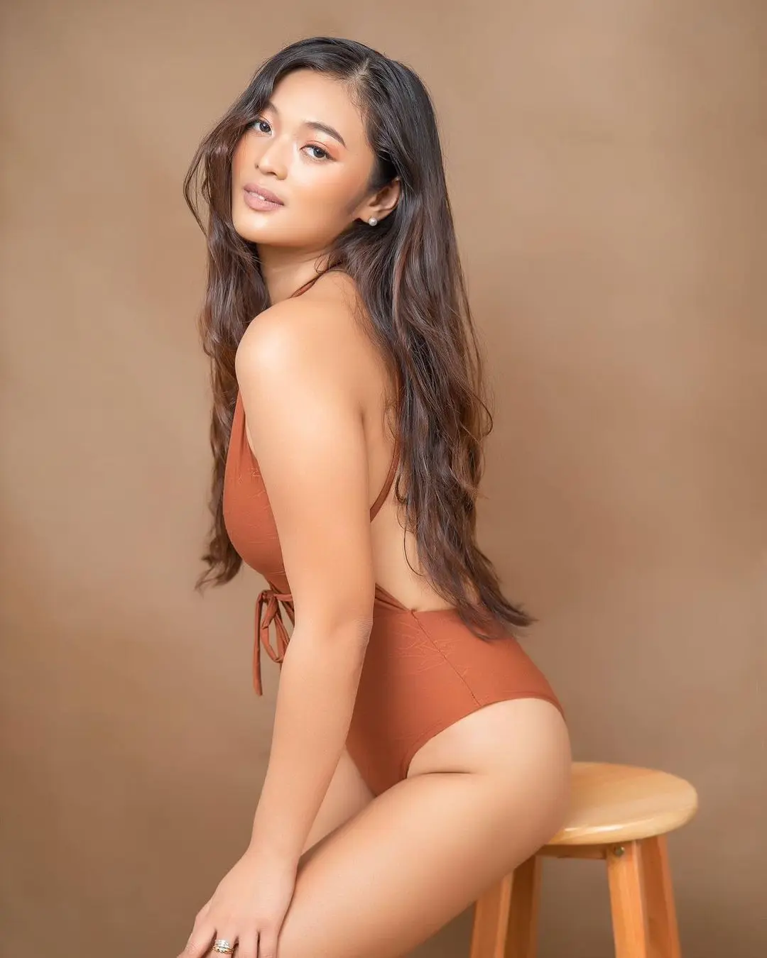 sexy Filipino babe
