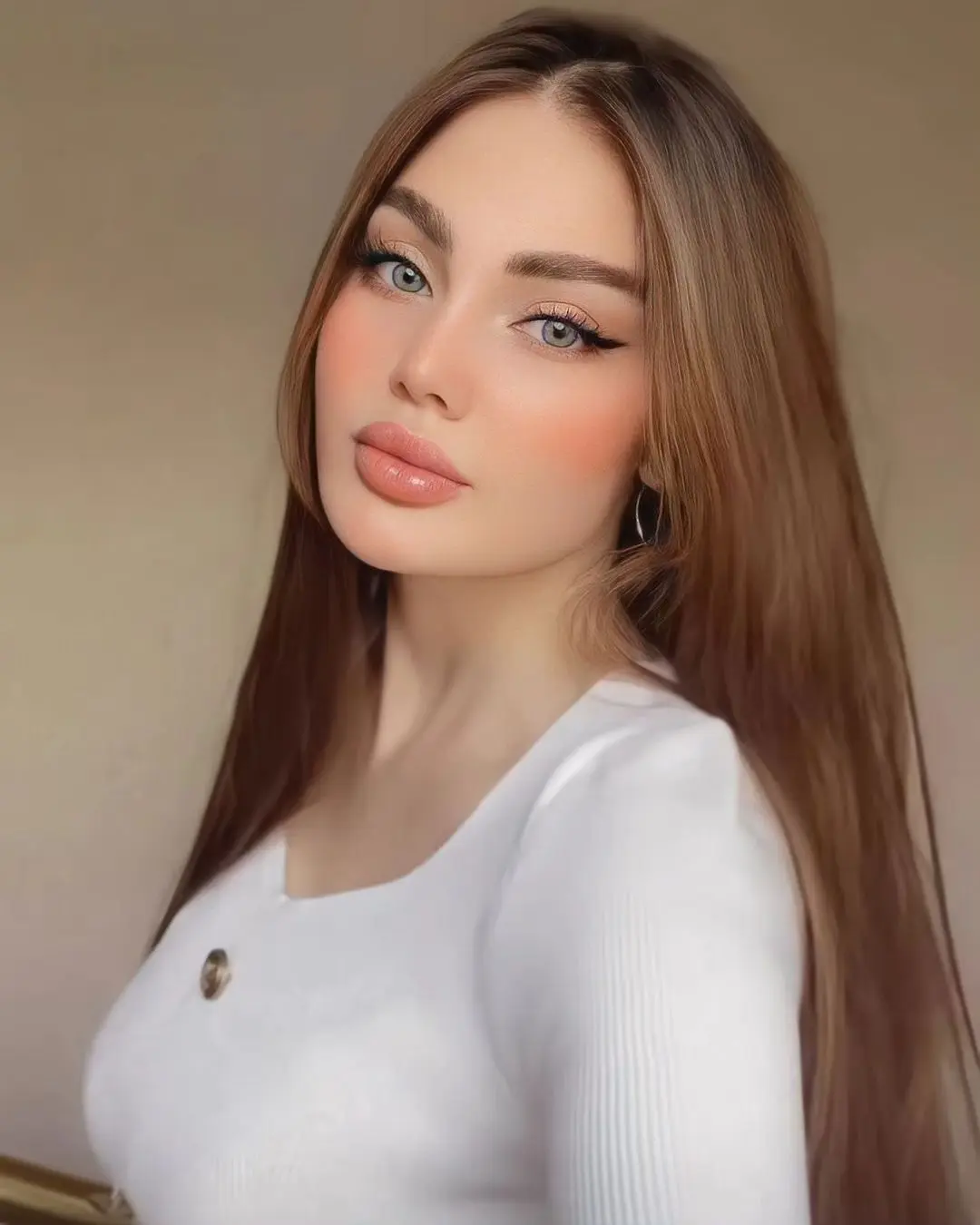 beautiful Iraqi girl