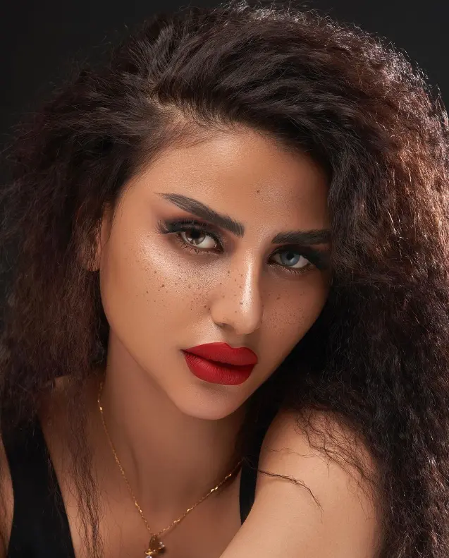 pretty Iraqi model
