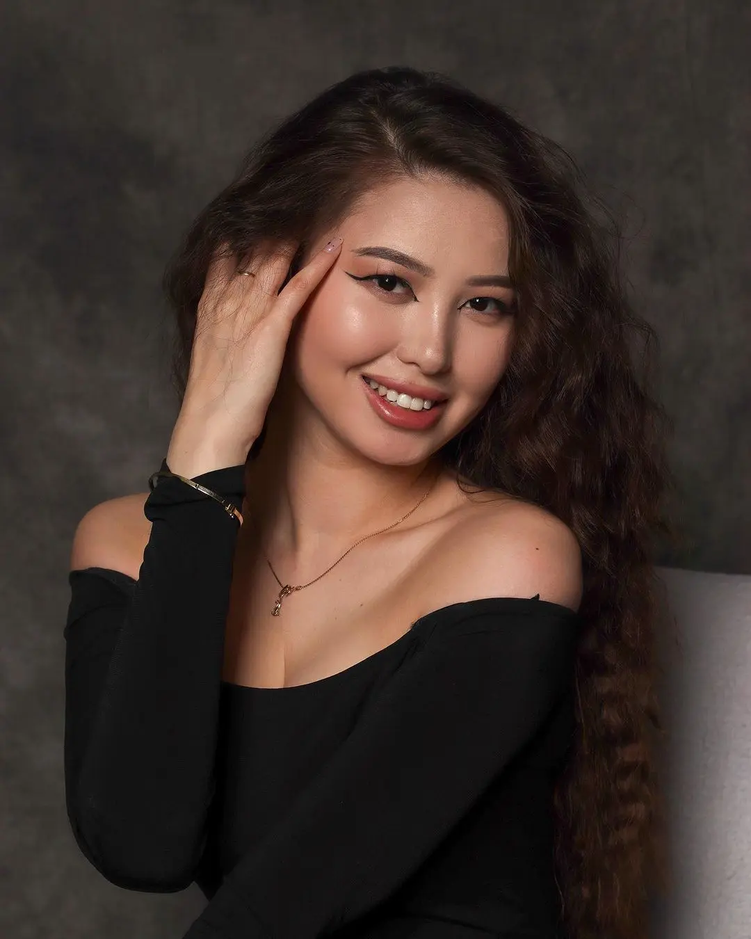 beautiful Kazakh girl