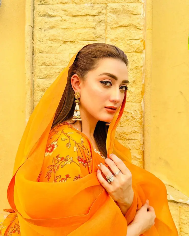 pretty Pakistani chick